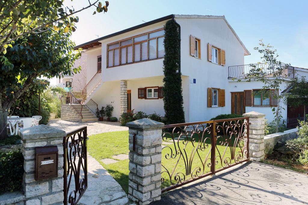 Apartments Leo Rovinj Exterior photo