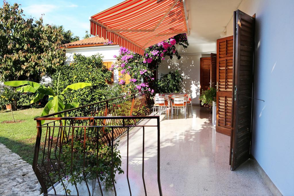Apartments Leo Rovinj Exterior photo